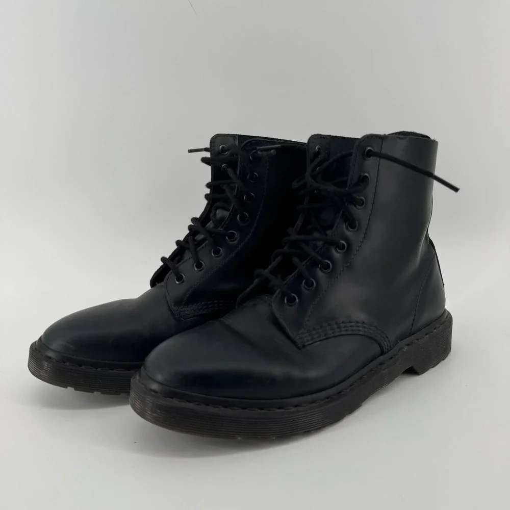 Dr. Martens Pascal Black Leather Combat Boots Mens 9 US 8 UK 42 EU AirWair Sole